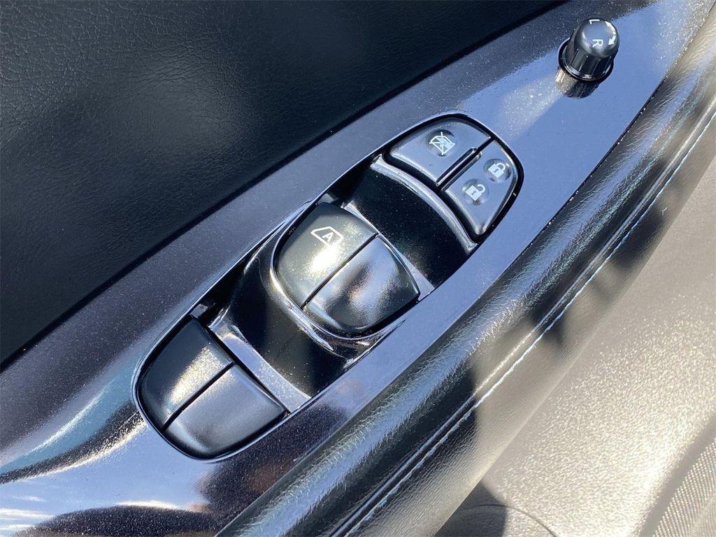 used 2022 Nissan Leaf car, priced at $12,600