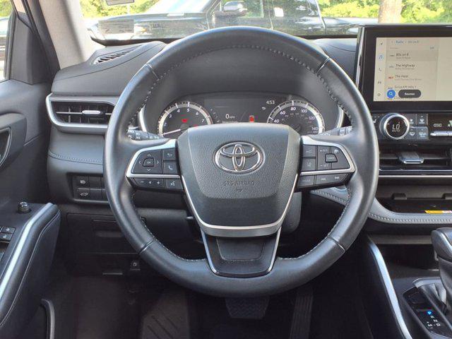 used 2023 Toyota Highlander car, priced at $38,198