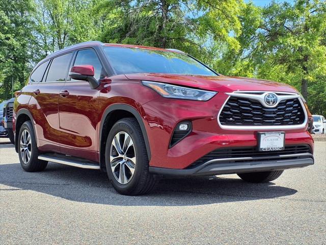 used 2020 Toyota Highlander car, priced at $30,763