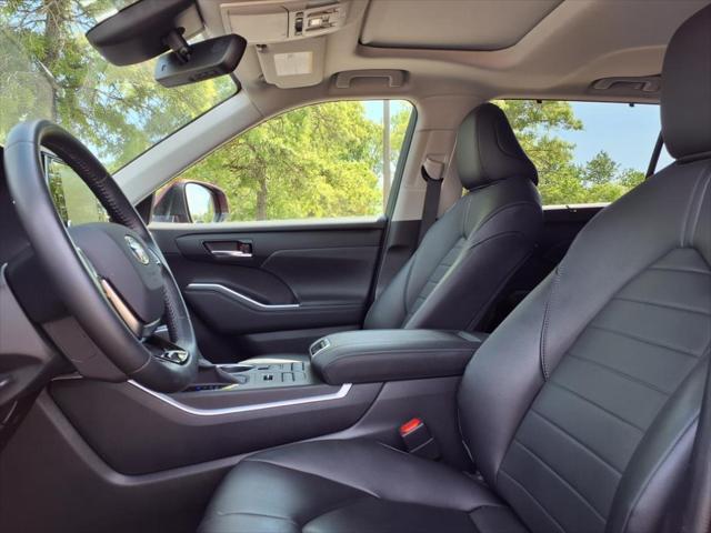 used 2020 Toyota Highlander car, priced at $30,763