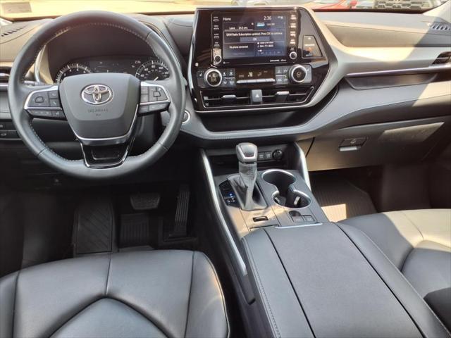 used 2020 Toyota Highlander car, priced at $30,763