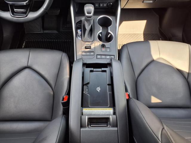 used 2020 Toyota Highlander car, priced at $30,763