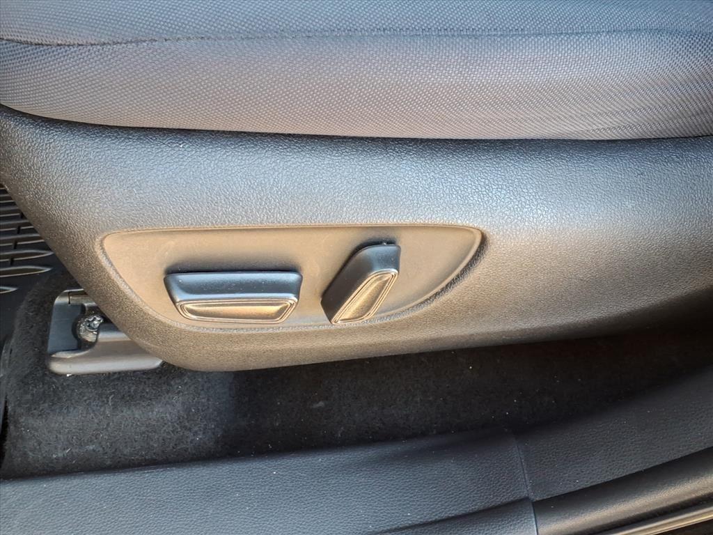 used 2022 Toyota Highlander car, priced at $26,457