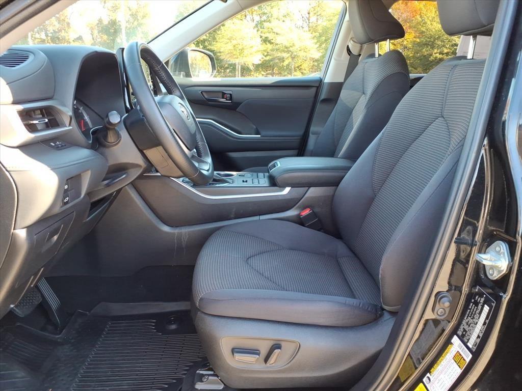 used 2022 Toyota Highlander car, priced at $26,457