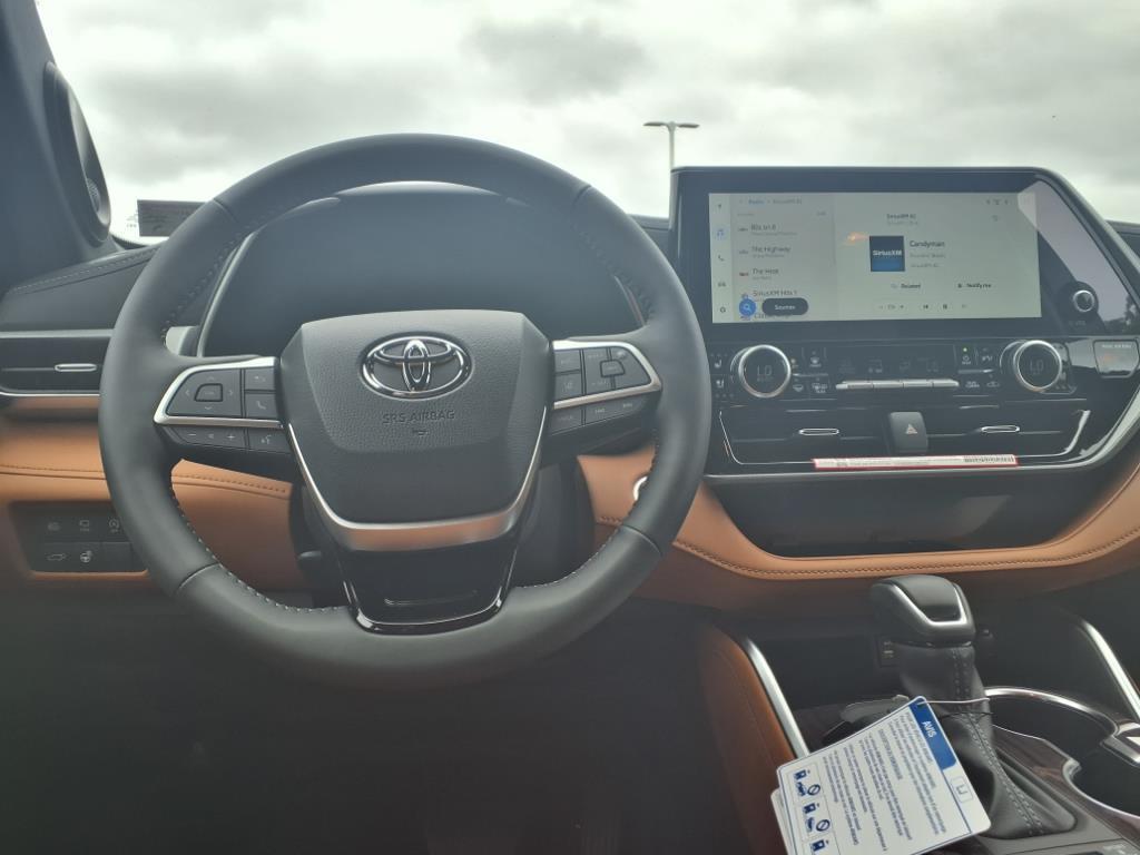 new 2025 Toyota Highlander car, priced at $55,832