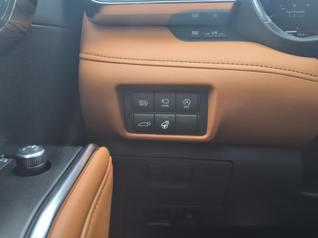 new 2025 Toyota Highlander car, priced at $55,832