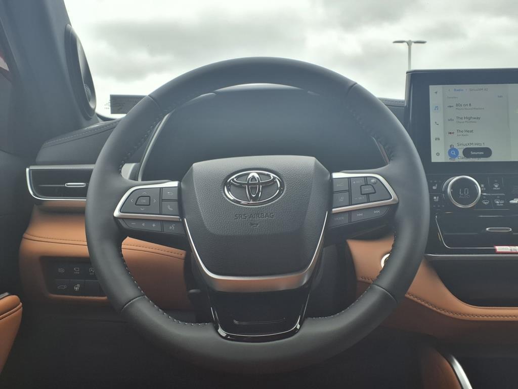 new 2025 Toyota Highlander car, priced at $55,832