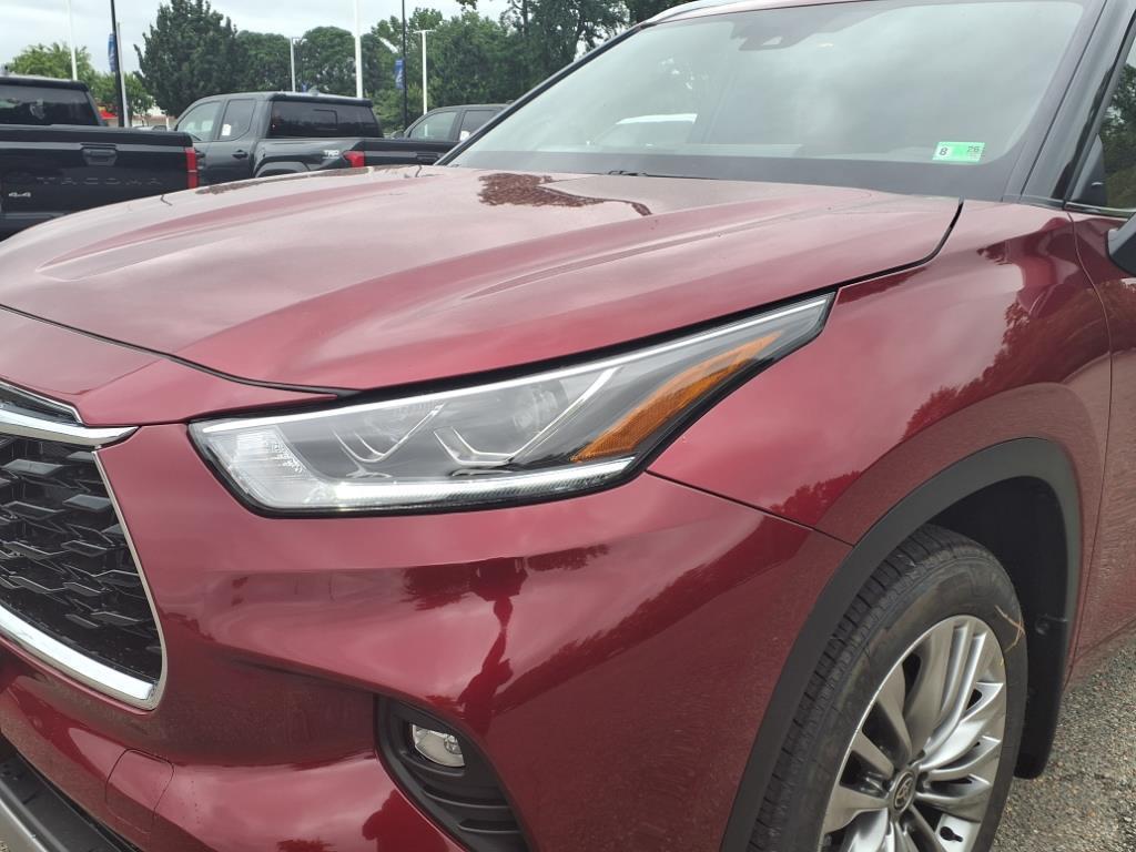 new 2025 Toyota Highlander car, priced at $55,832