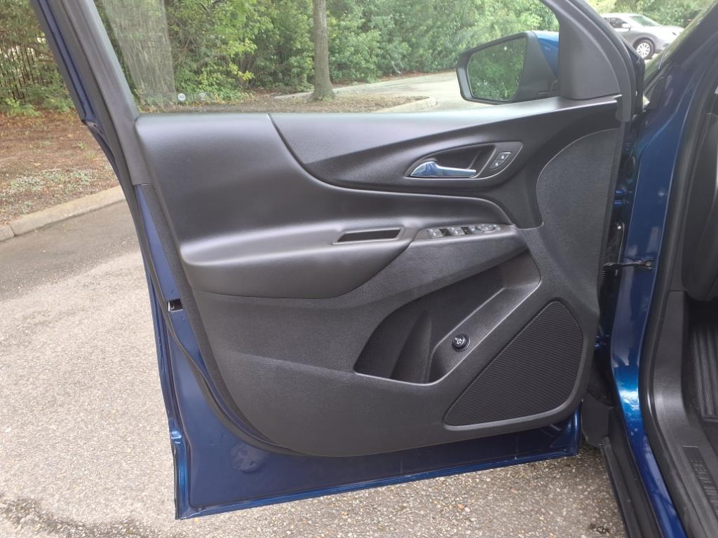 used 2022 Chevrolet Equinox car, priced at $24,698