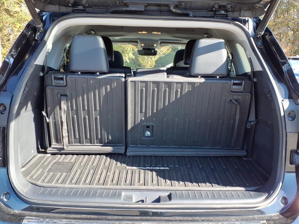 used 2021 Toyota Highlander car, priced at $30,391