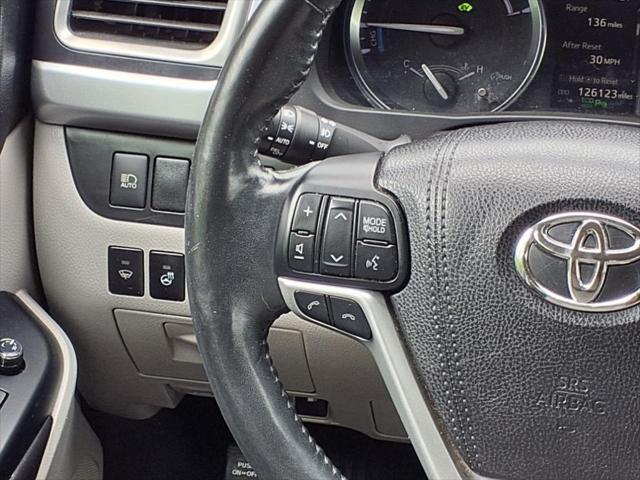 used 2017 Toyota Highlander Hybrid car, priced at $23,077