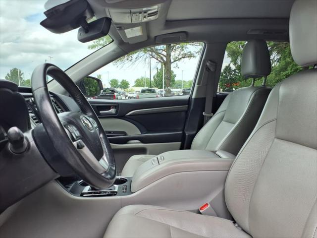 used 2017 Toyota Highlander Hybrid car, priced at $23,077