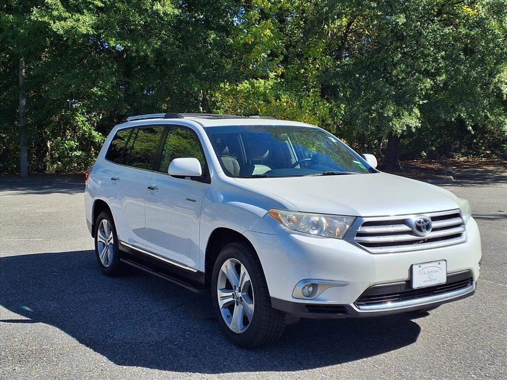 used 2013 Toyota Highlander car, priced at $16,996