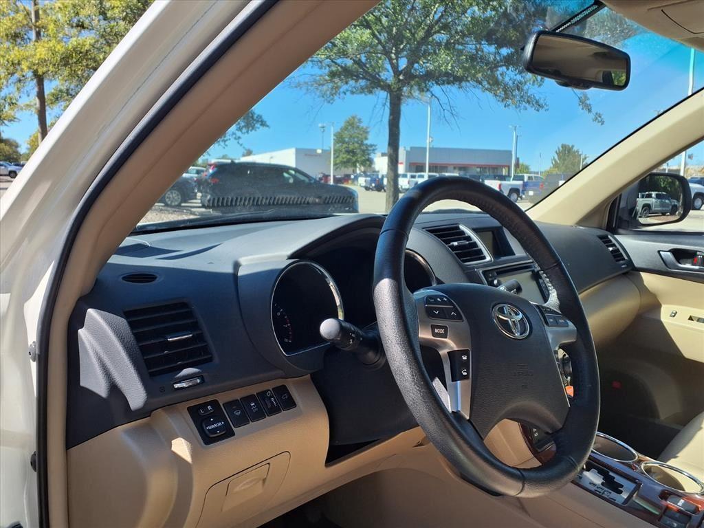 used 2013 Toyota Highlander car, priced at $16,996
