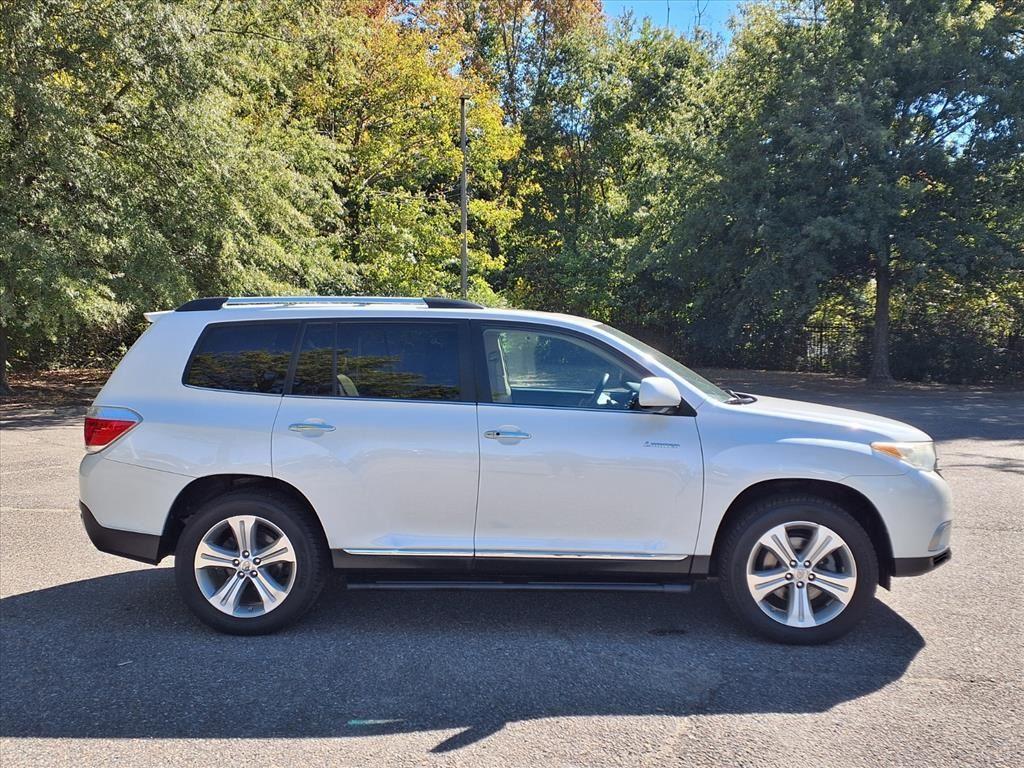 used 2013 Toyota Highlander car, priced at $16,996