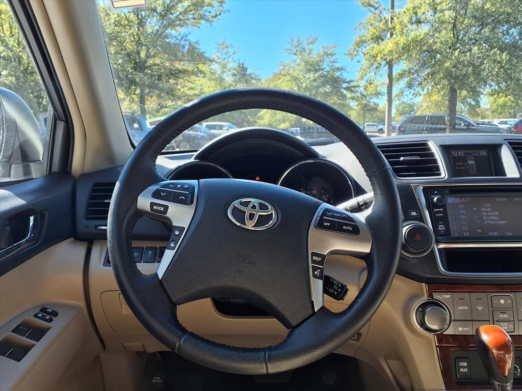 used 2013 Toyota Highlander car, priced at $16,996
