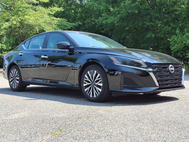 used 2023 Nissan Altima car, priced at $21,298