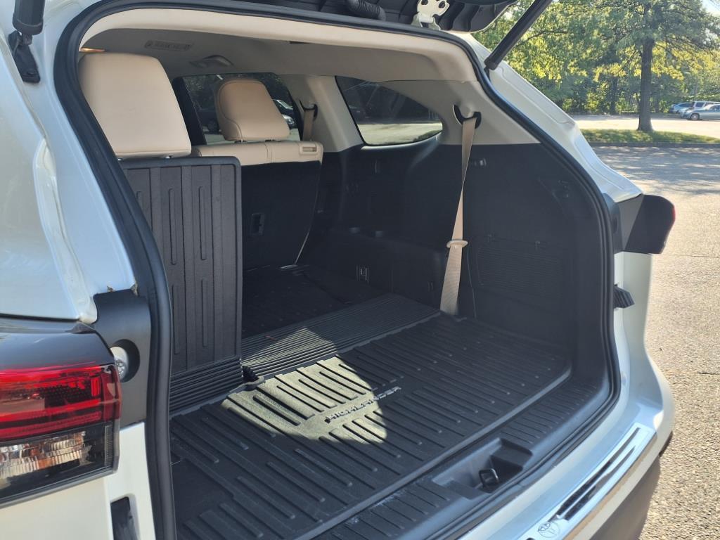 used 2020 Toyota Highlander car, priced at $22,988