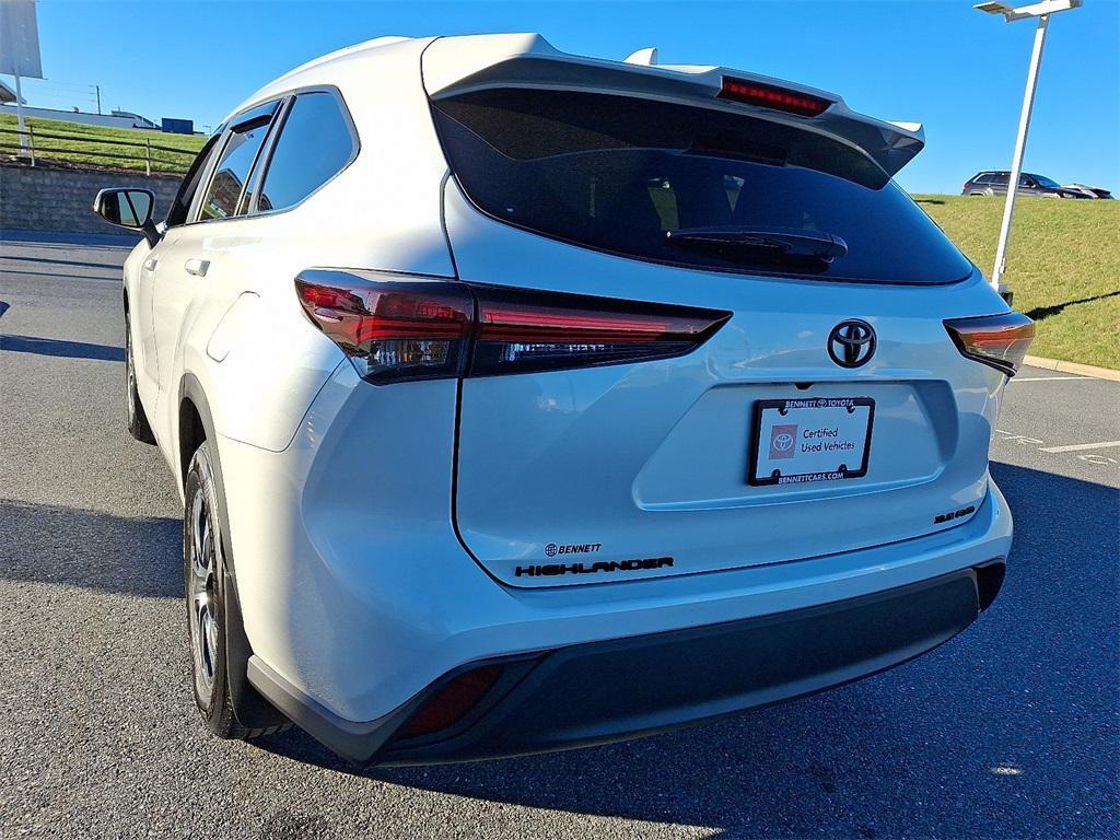 used 2024 Toyota Highlander car, priced at $44,126