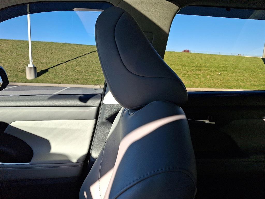 used 2024 Toyota Highlander car, priced at $44,126