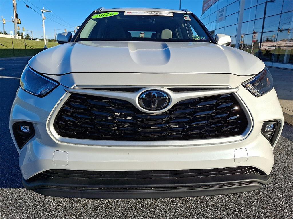 used 2024 Toyota Highlander car, priced at $44,126