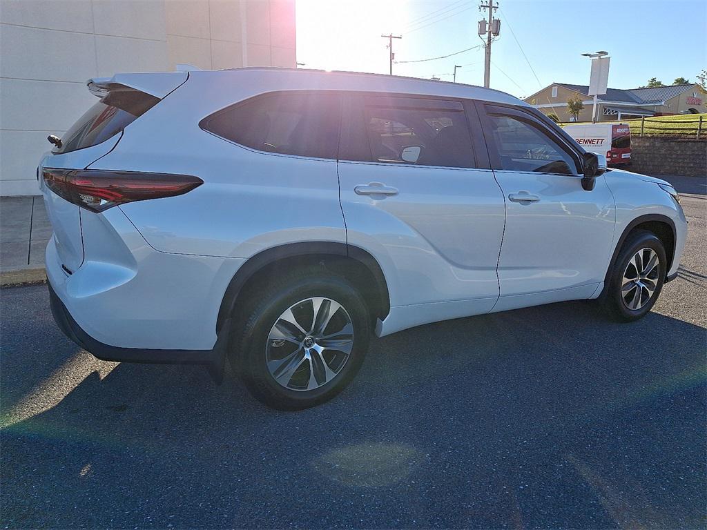 used 2024 Toyota Highlander car, priced at $44,126