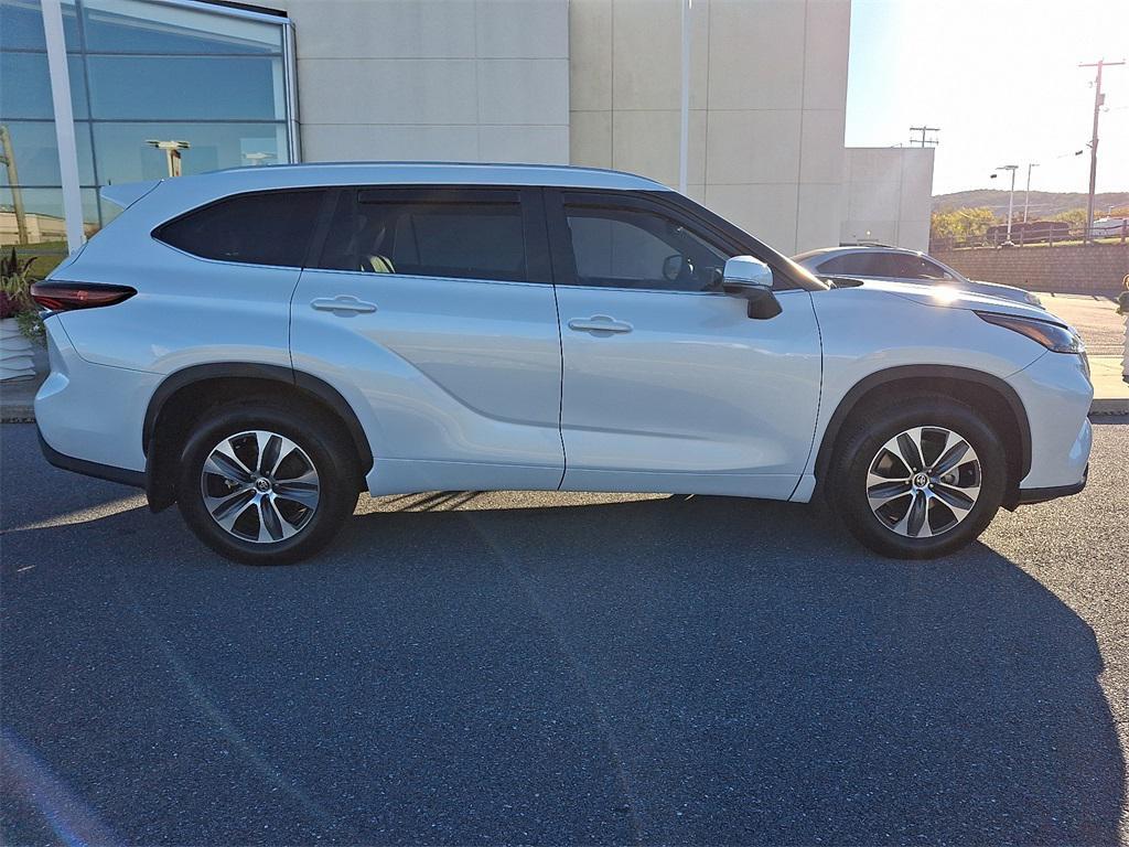 used 2024 Toyota Highlander car, priced at $44,126