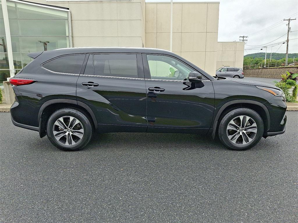 used 2021 Toyota Highlander car, priced at $35,183