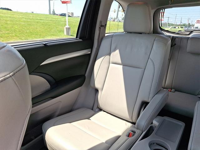 used 2018 Toyota Highlander car, priced at $25,587