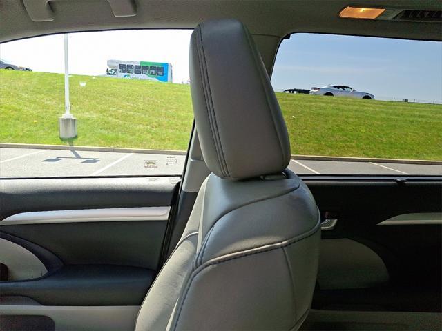 used 2018 Toyota Highlander car, priced at $25,587
