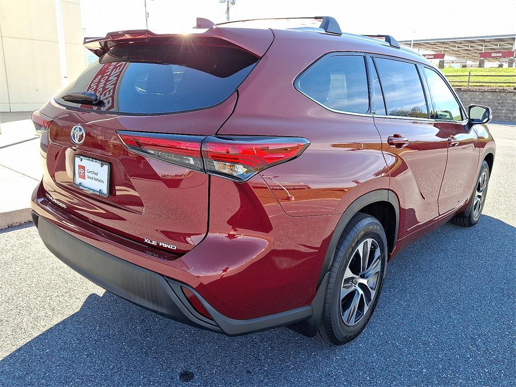 used 2022 Toyota Highlander car, priced at $36,977