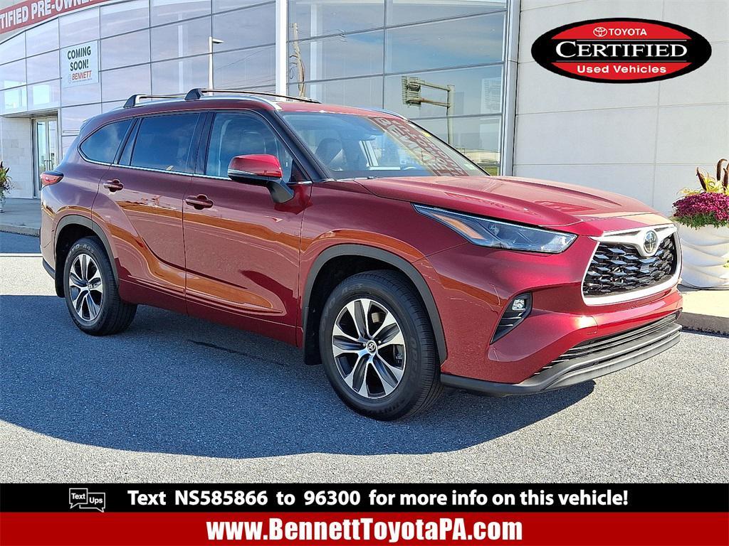 used 2022 Toyota Highlander car, priced at $39,838
