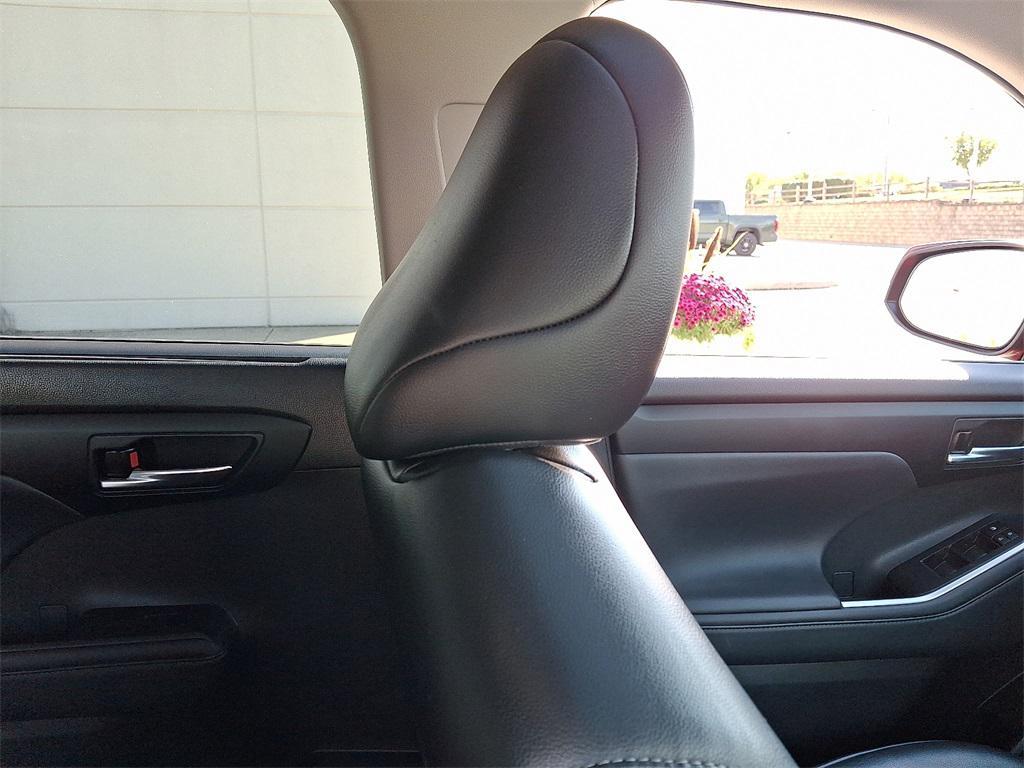 used 2022 Toyota Highlander car, priced at $36,977