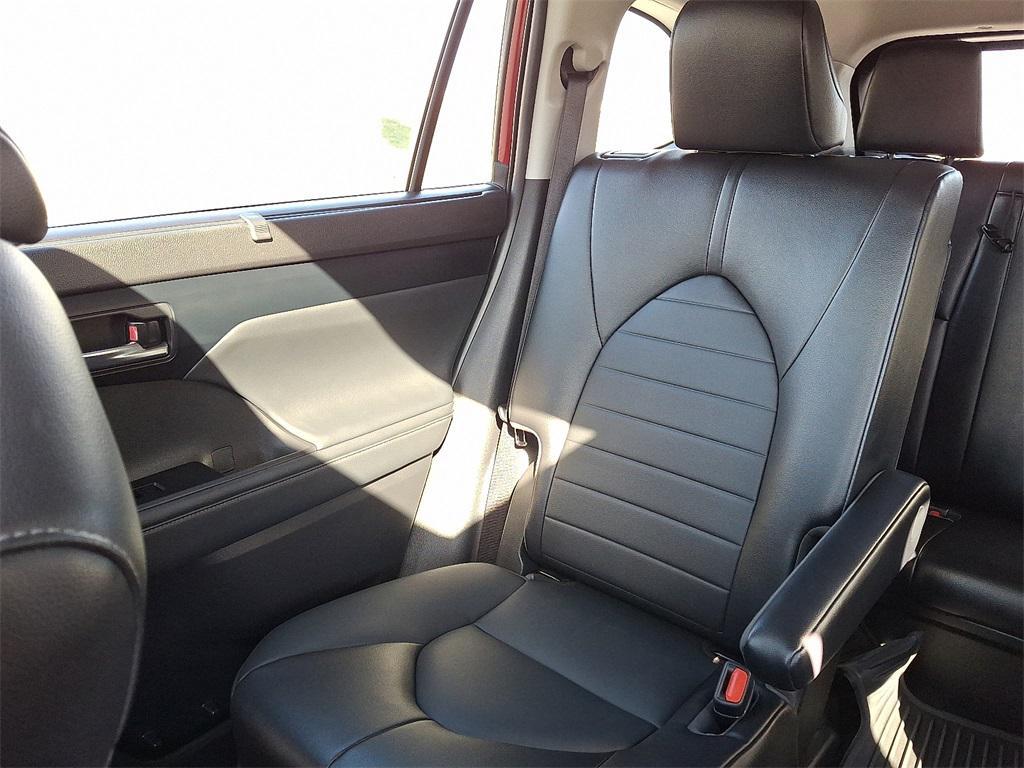 used 2022 Toyota Highlander car, priced at $36,977