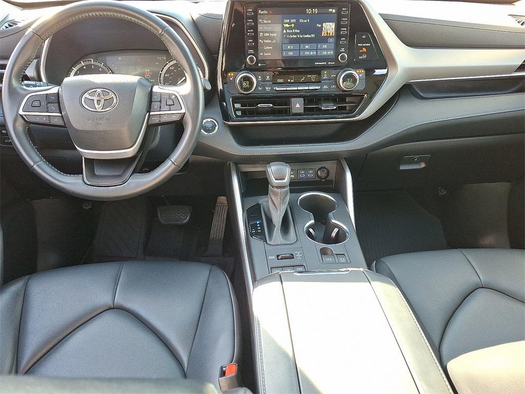 used 2022 Toyota Highlander car, priced at $36,977