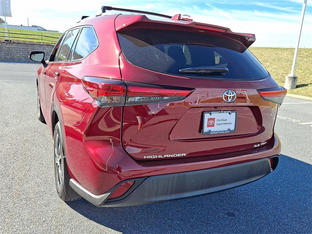 used 2022 Toyota Highlander car, priced at $36,977