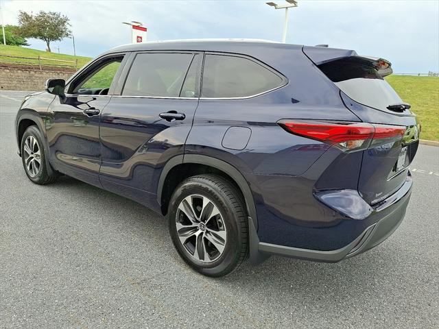 used 2022 Toyota Highlander car, priced at $39,179