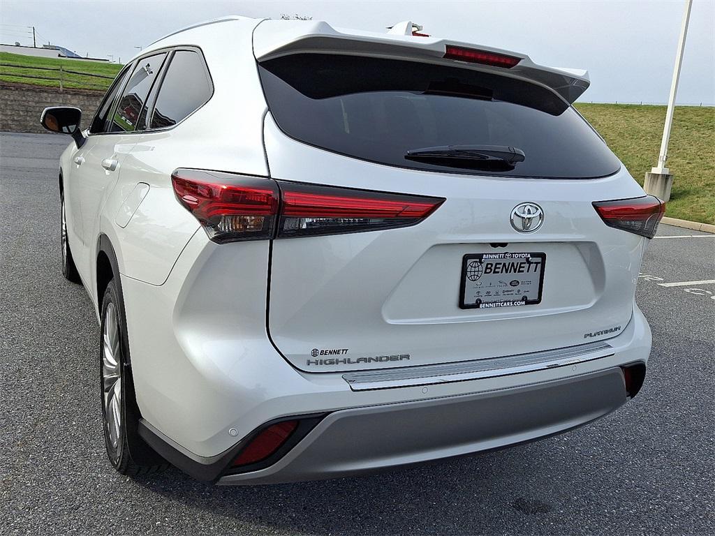 used 2023 Toyota Highlander car, priced at $42,548