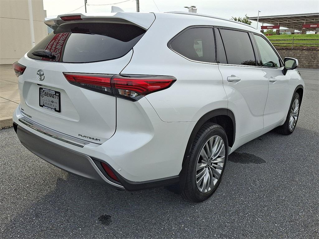 used 2023 Toyota Highlander car, priced at $42,548