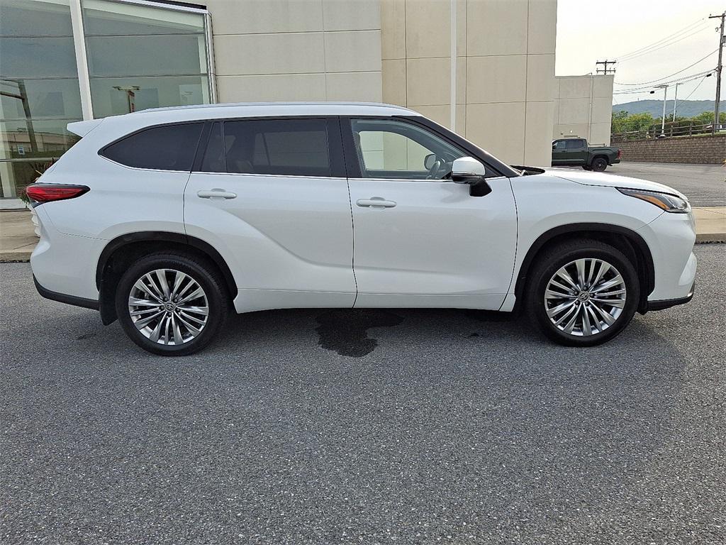 used 2023 Toyota Highlander car, priced at $42,548