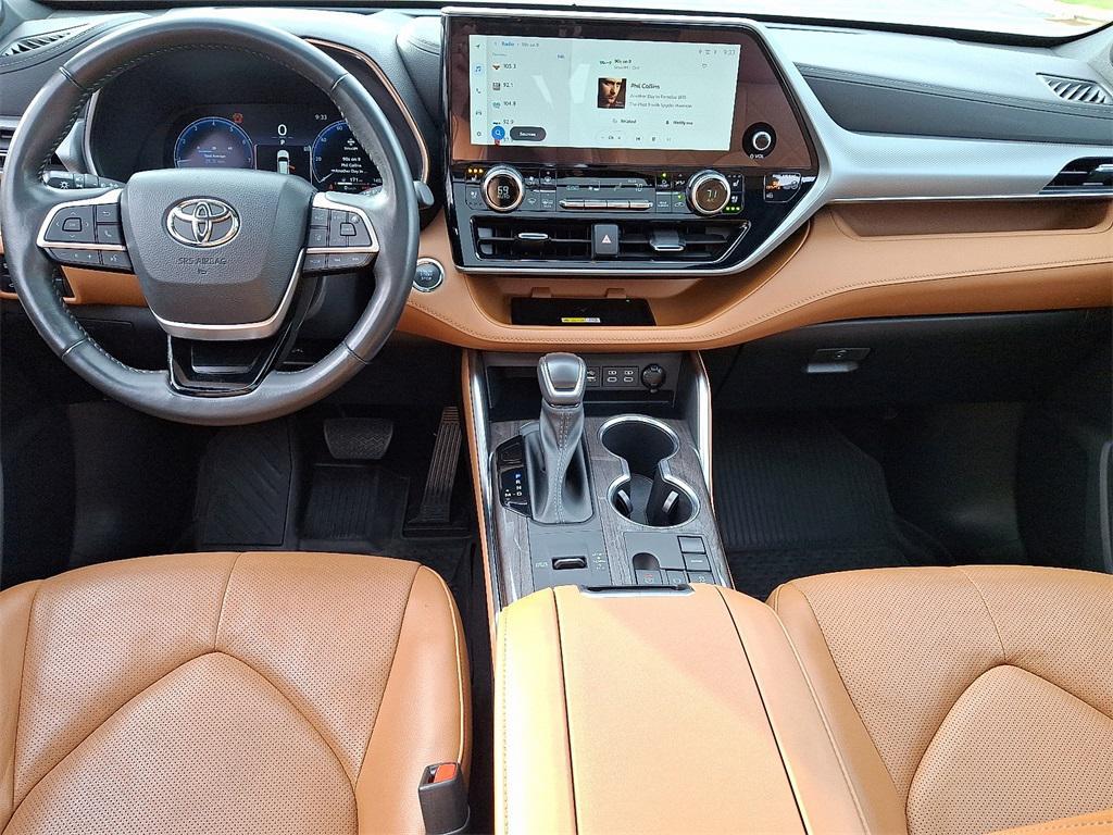 used 2023 Toyota Highlander car, priced at $42,548