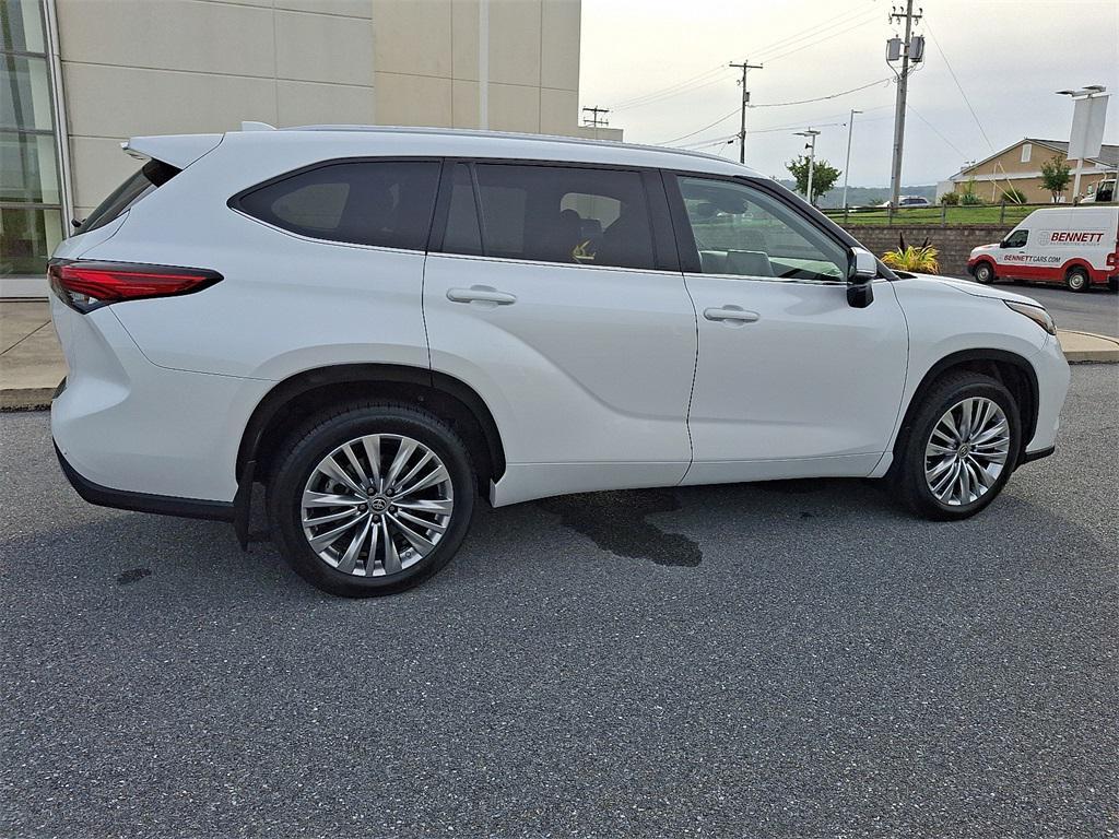 used 2023 Toyota Highlander car, priced at $42,548