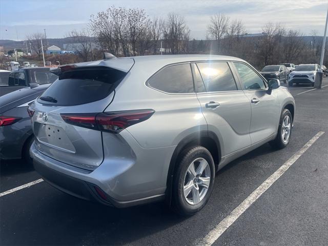 used 2024 Toyota Highlander car, priced at $39,492