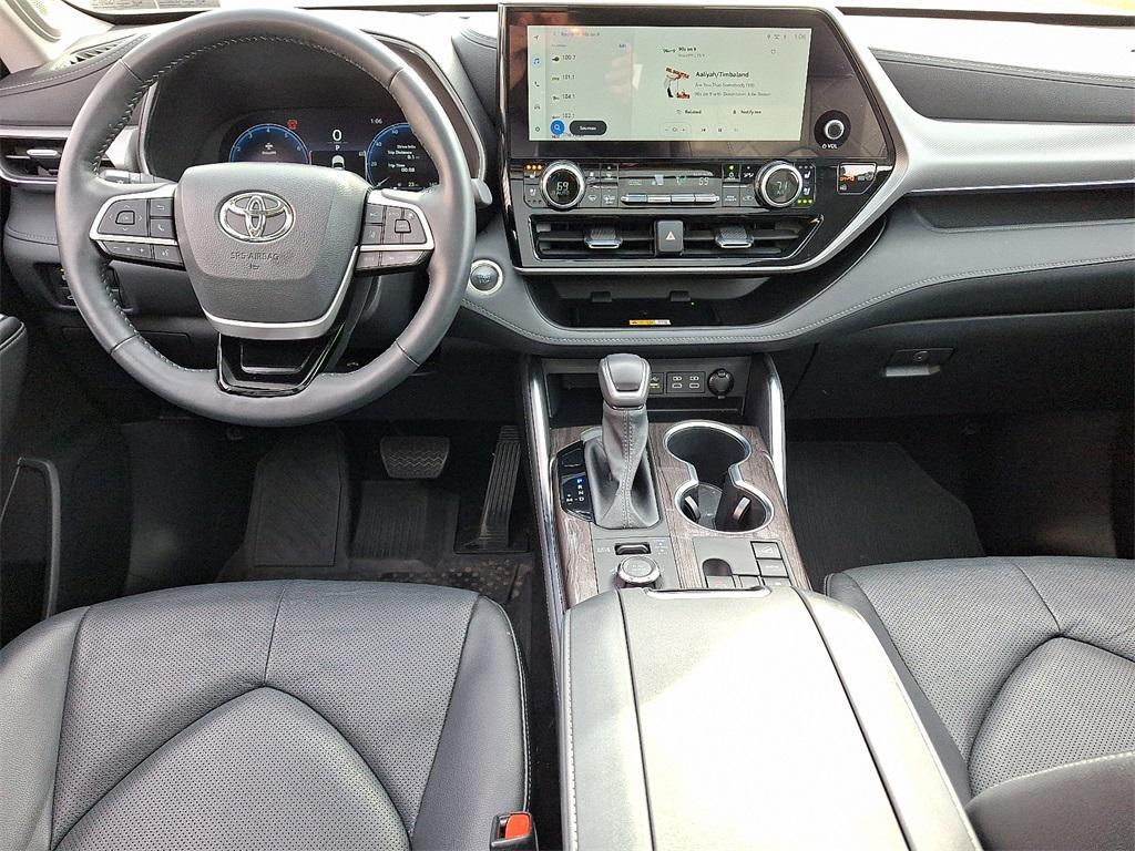 used 2024 Toyota Highlander car, priced at $48,977