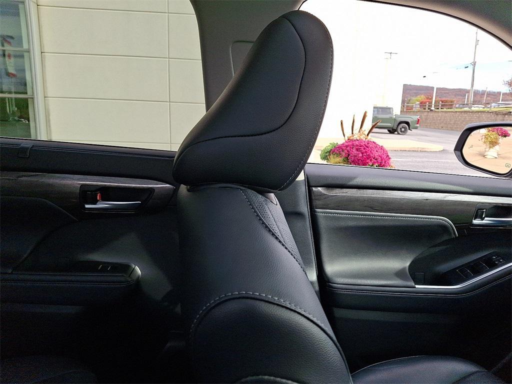 used 2024 Toyota Highlander car, priced at $48,977