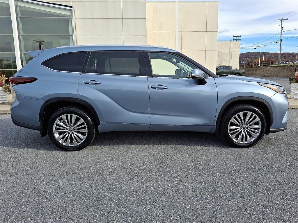 used 2024 Toyota Highlander car, priced at $48,977