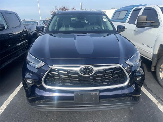 used 2022 Toyota Highlander car, priced at $37,643