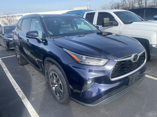 used 2022 Toyota Highlander car, priced at $37,643