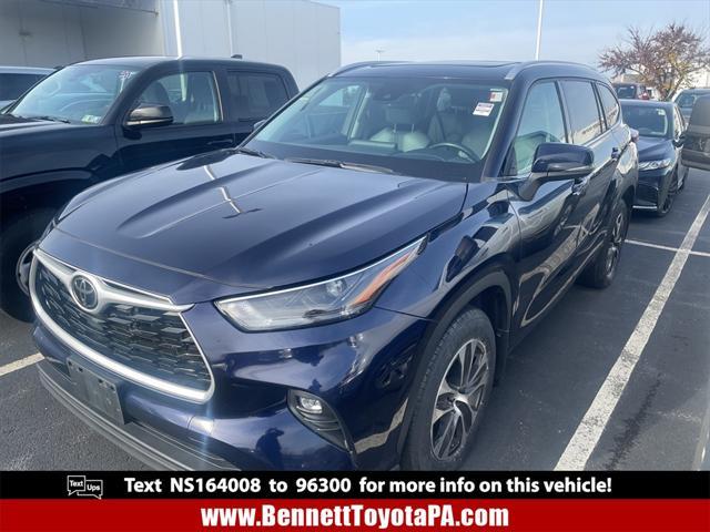 used 2022 Toyota Highlander car, priced at $37,643