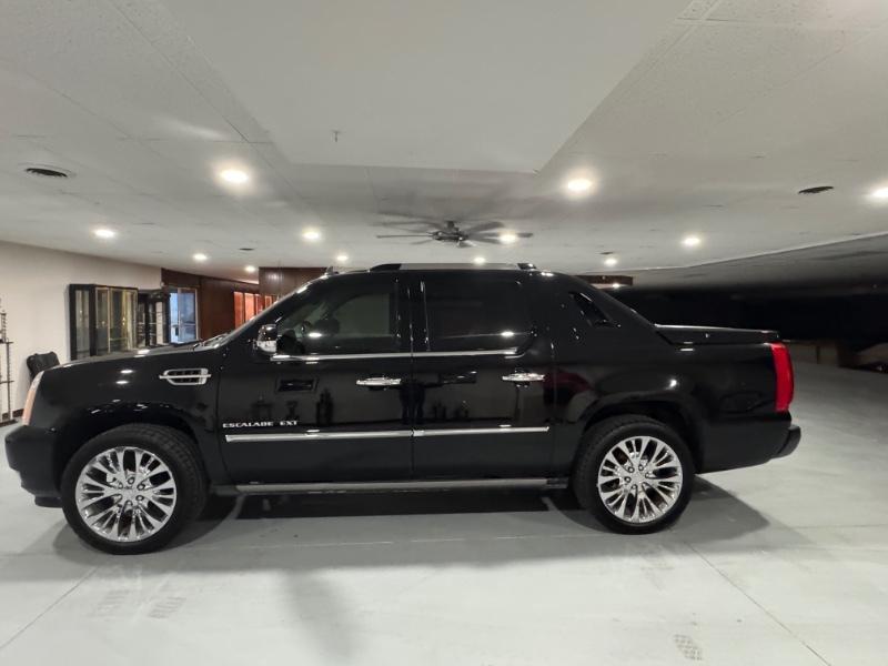 used 2013 Cadillac Escalade EXT car, priced at $22,000